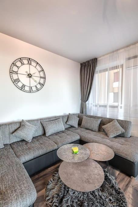 Modern Apartment With City-View Near Poiana Brasov Exterior photo
